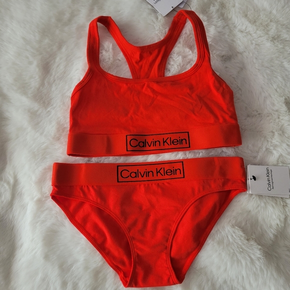 ❤️‍🔥CALVIN KLEIN BRAND NEW BRALETTE AND BIKINI SET SIZE S - Picture 10 of 16